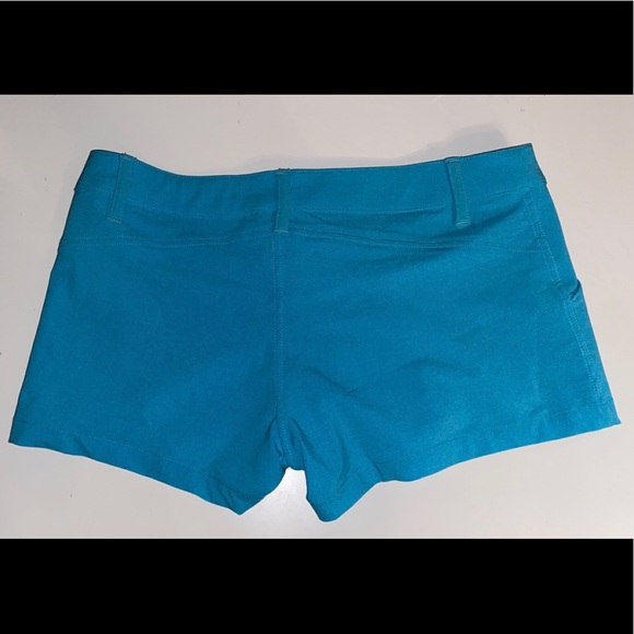Billabong Shorts - Picture 2 of 2